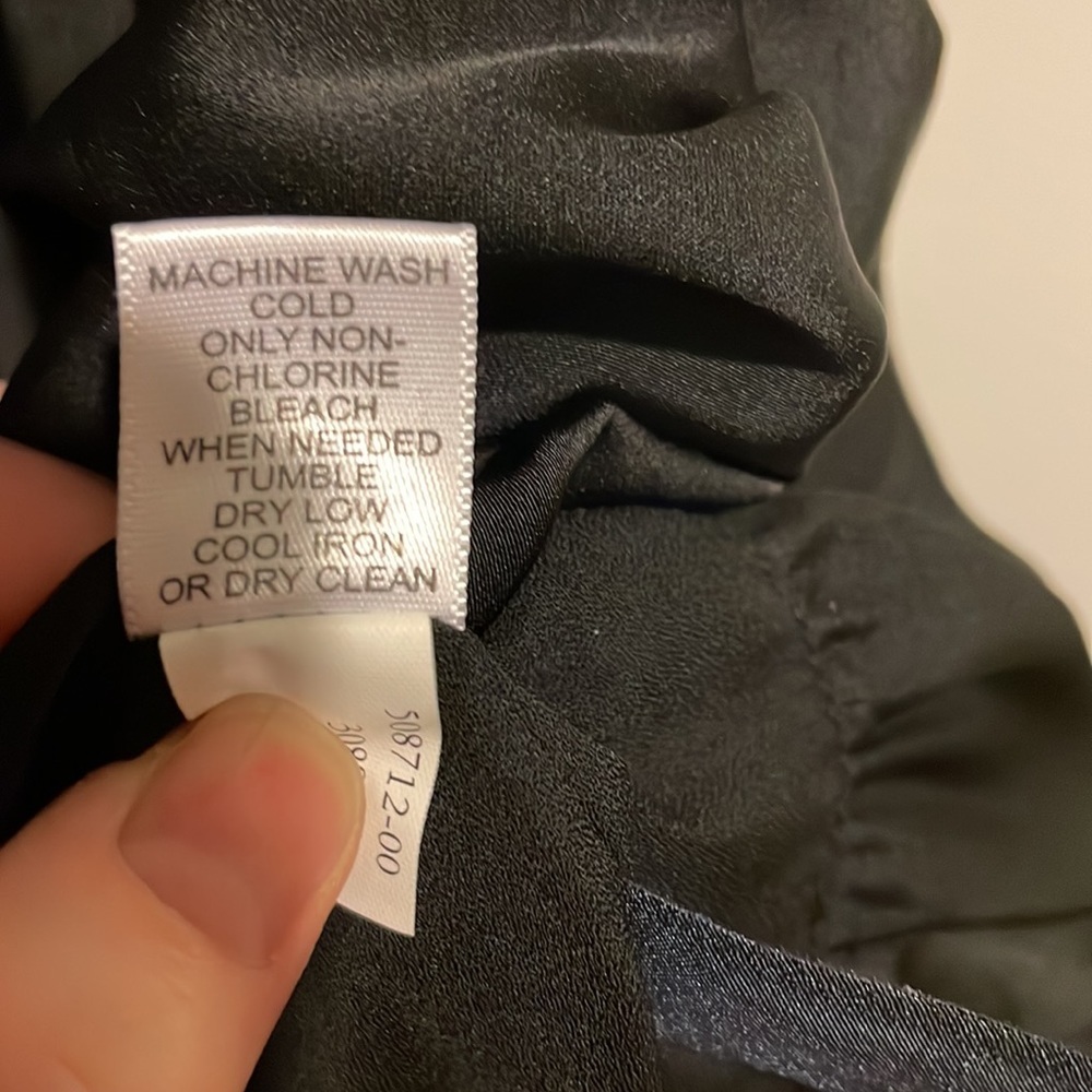 EUC Wonen’s Banana Republic strapless LBD in size 4 - Picture 5 of 7